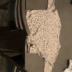 Long sleeve cheetah print Tee,M